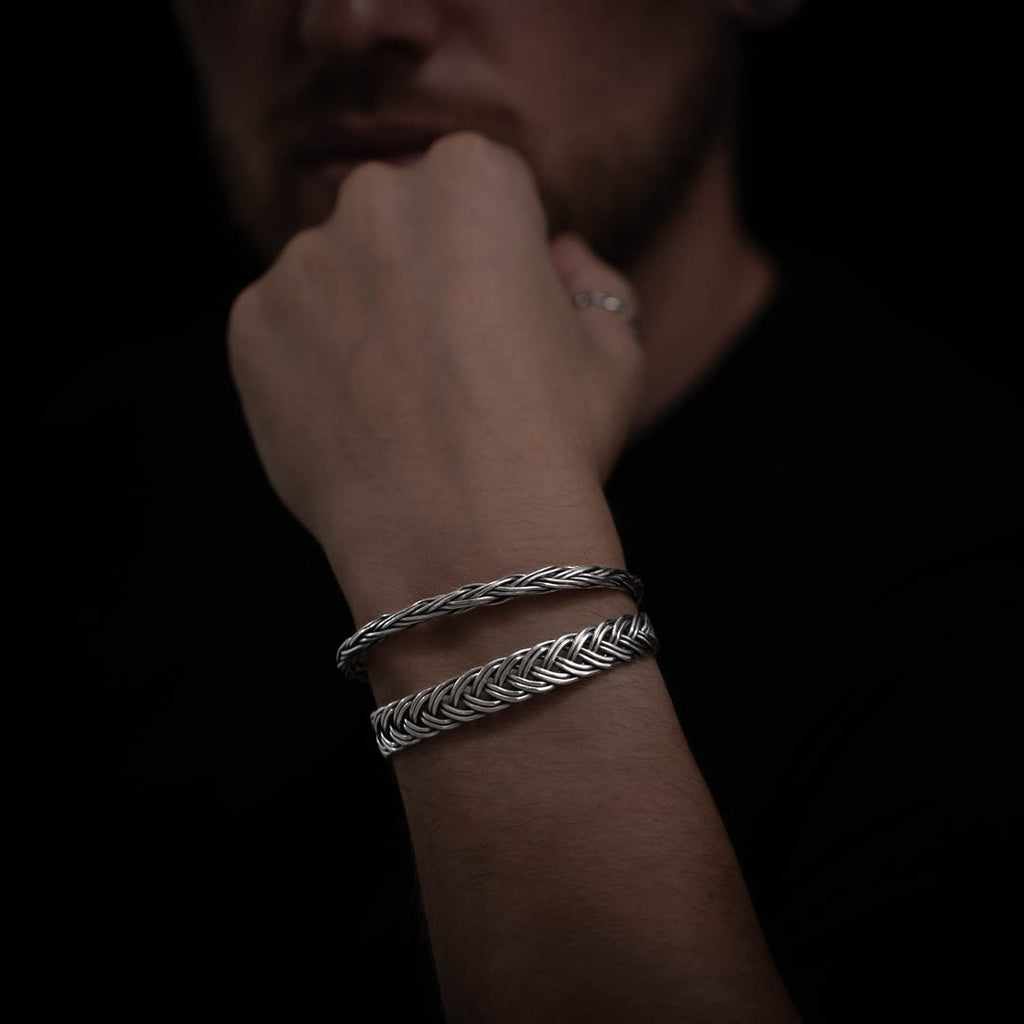 Bracelet en argent N°53 - Itsara bijoux - bracelet tressé en argent massif, artisanal, N° 53 porté par Nathan