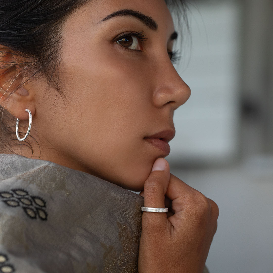 Bague anneau en argent massif artisanale contemporaine N°05 - Itsara Bijoux