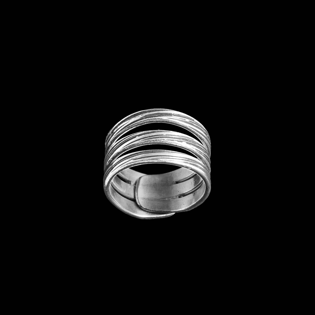 Bague en argent massif N°22 fabriquée entièrement à la main de façon artisanale par les karen - Itsara bijoux