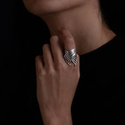 Grande bague argent massif ethnique N°24 de Itsara Bijoux, bijou iconique et graphique - Itsara bijoux