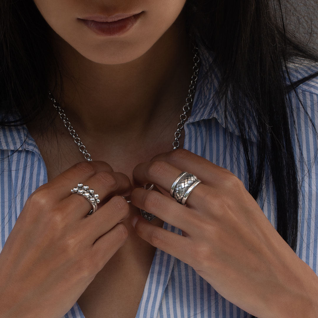 Bague en argent massif ethnique N°39 - anneau large artisanal tressé fait main en argent massif patiné - Itsara Bijoux