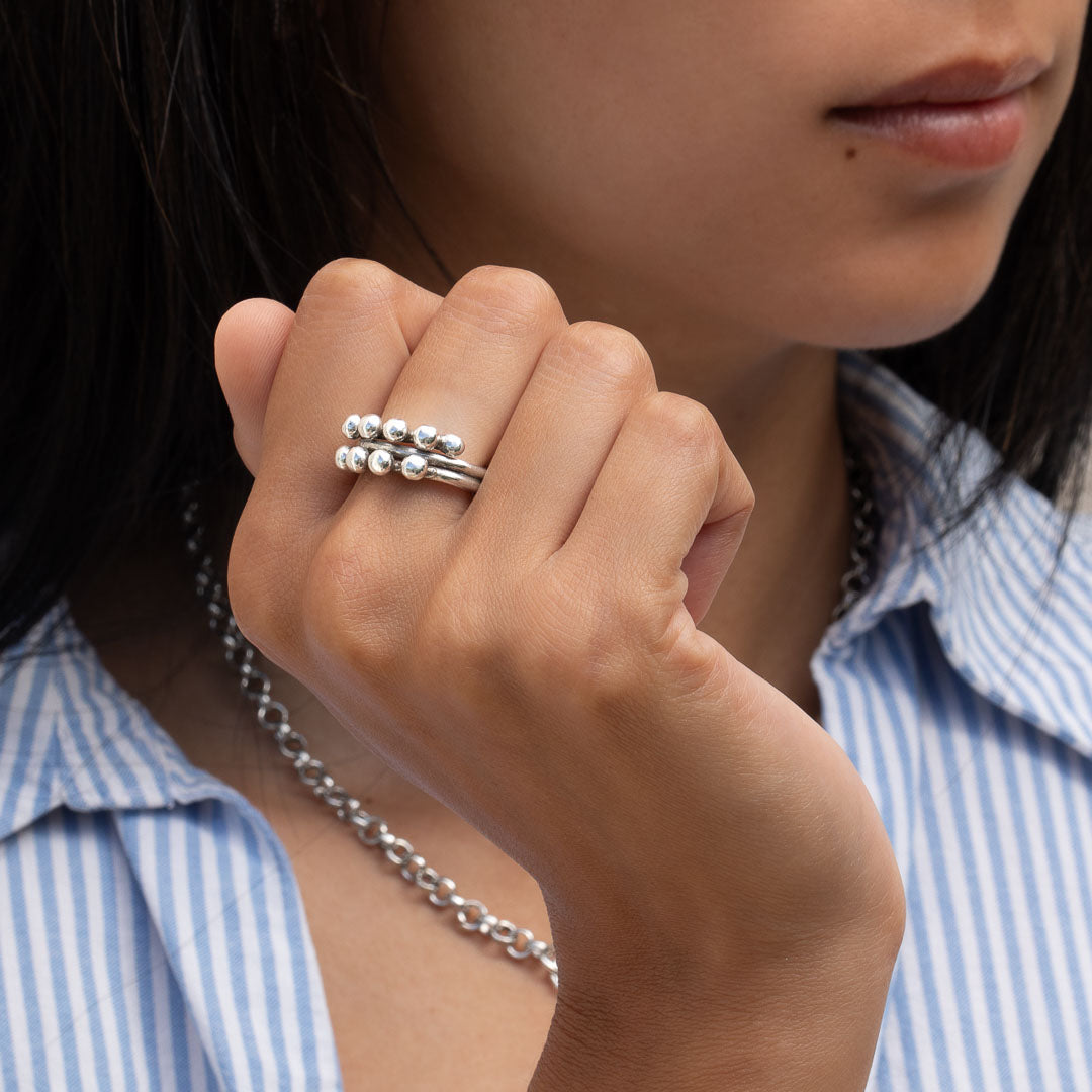 Bague en argent massif ethnique N°42 - anneau avec perles d'argent patiné - Itsara Bijoux