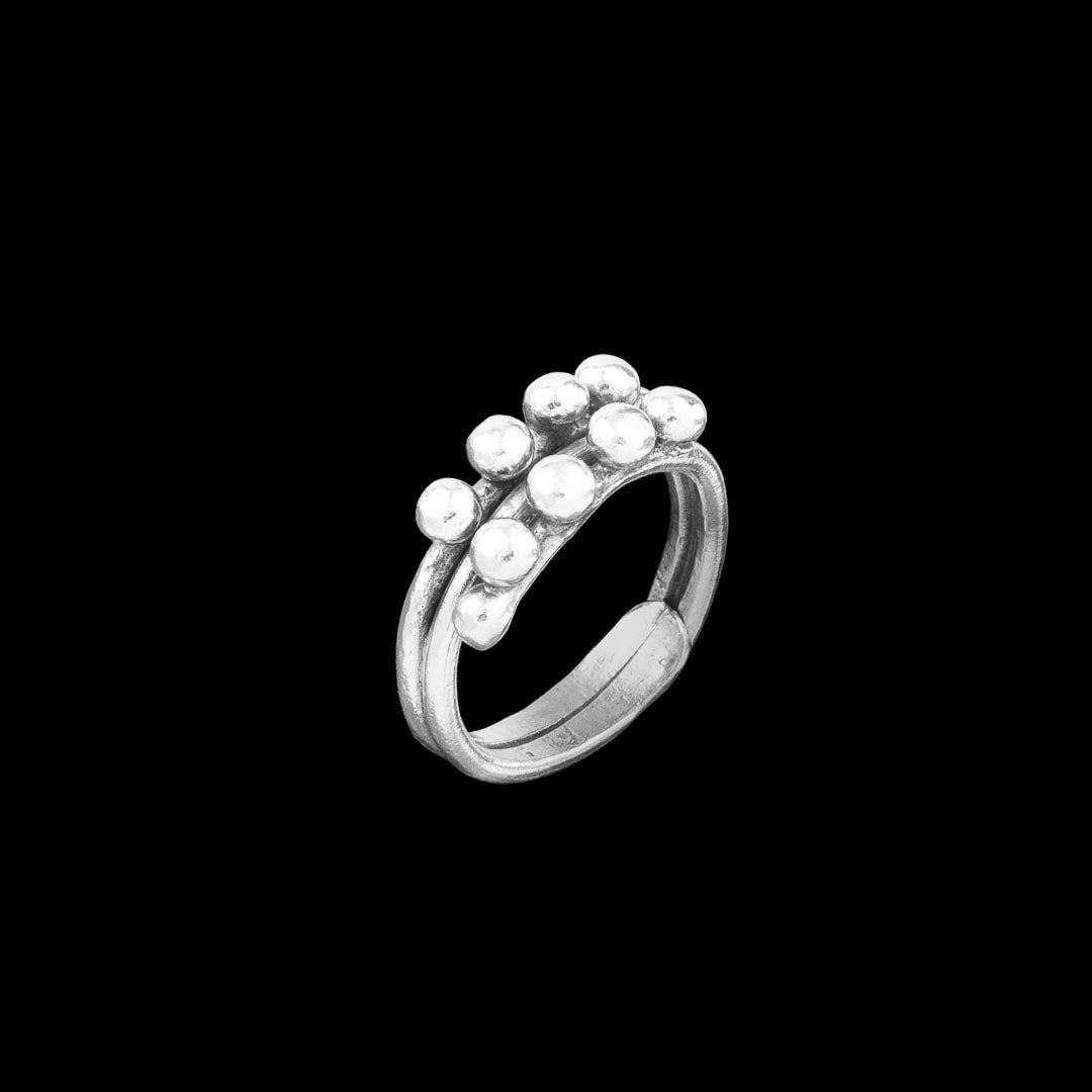 Bague en argent massif ethnique N°42 - anneau avec perles d'argent patiné - Itsara Bijoux
