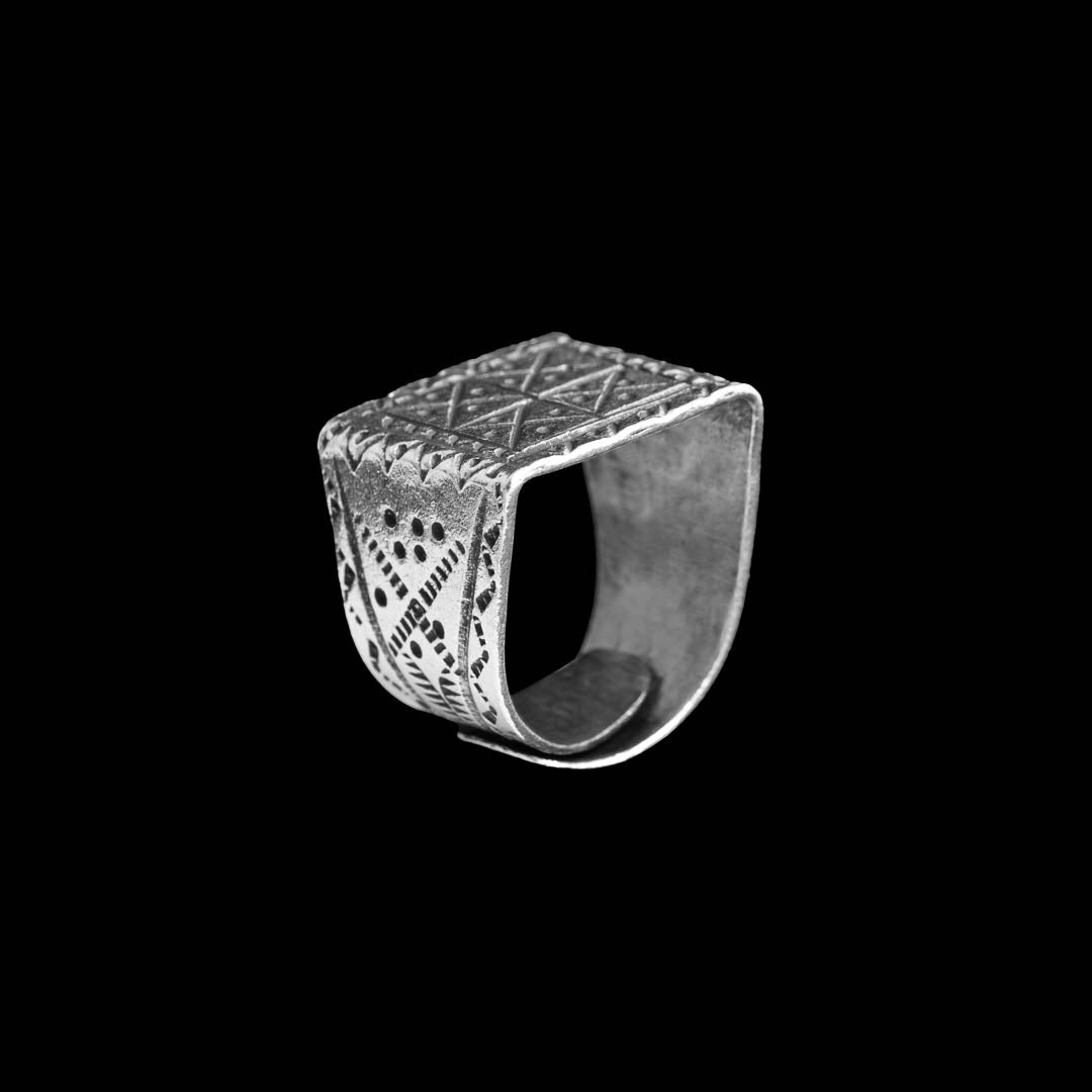 bague artisanale en argent massif ethnique N° 70