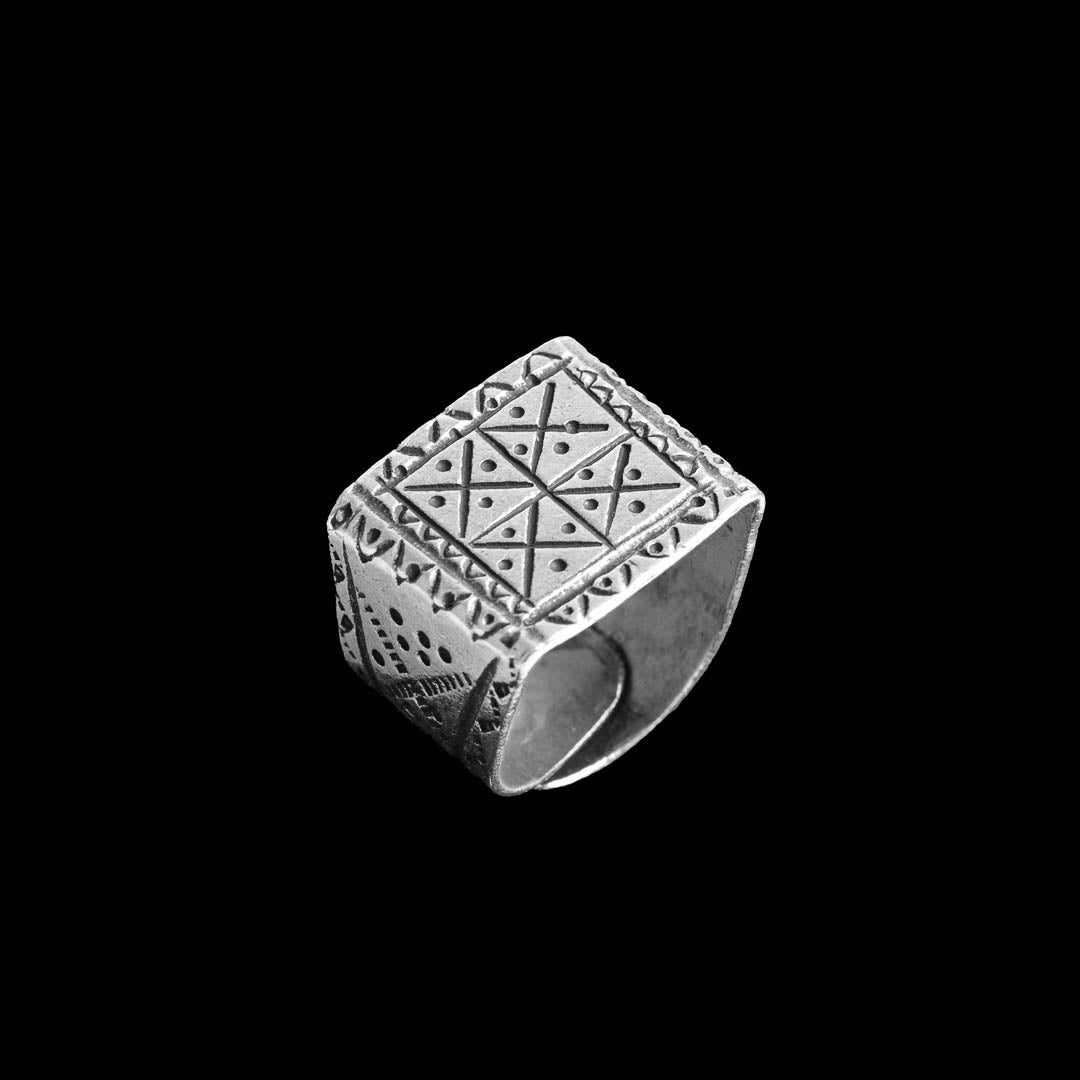 bague artisanale en argent massif ethnique N° 70