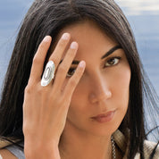 grande bague ethnique N°85 en argent massif patiné - Itsara Bijoux