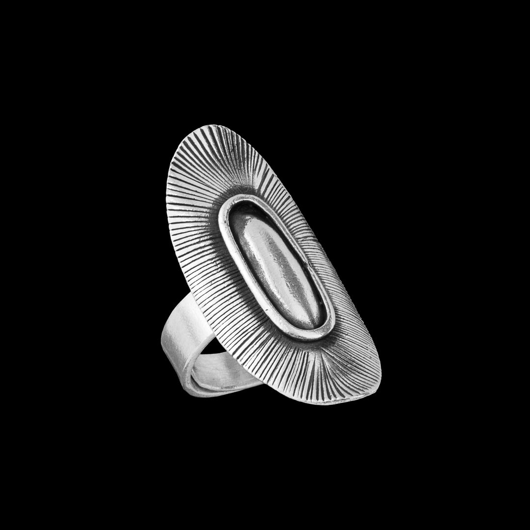 grande bague ethnique N°85 en argent massif patiné - Itsara Bijoux