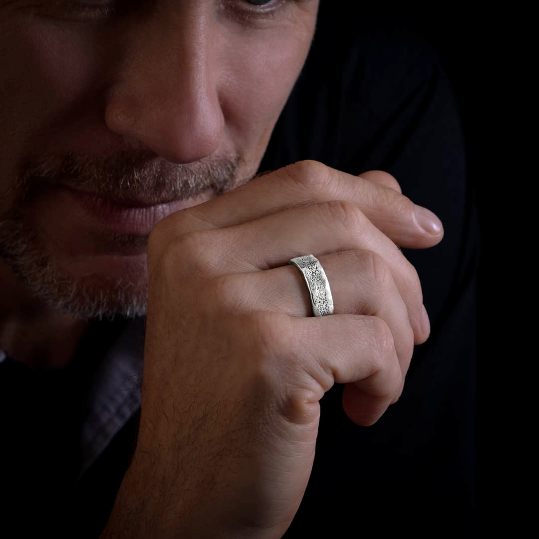 bague-argent-homme-ethnique-11-porte-leo-2.png