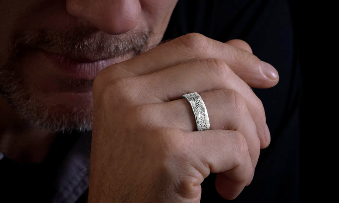 bague-argent-homme-ethnique-11-porte-leo-2.png