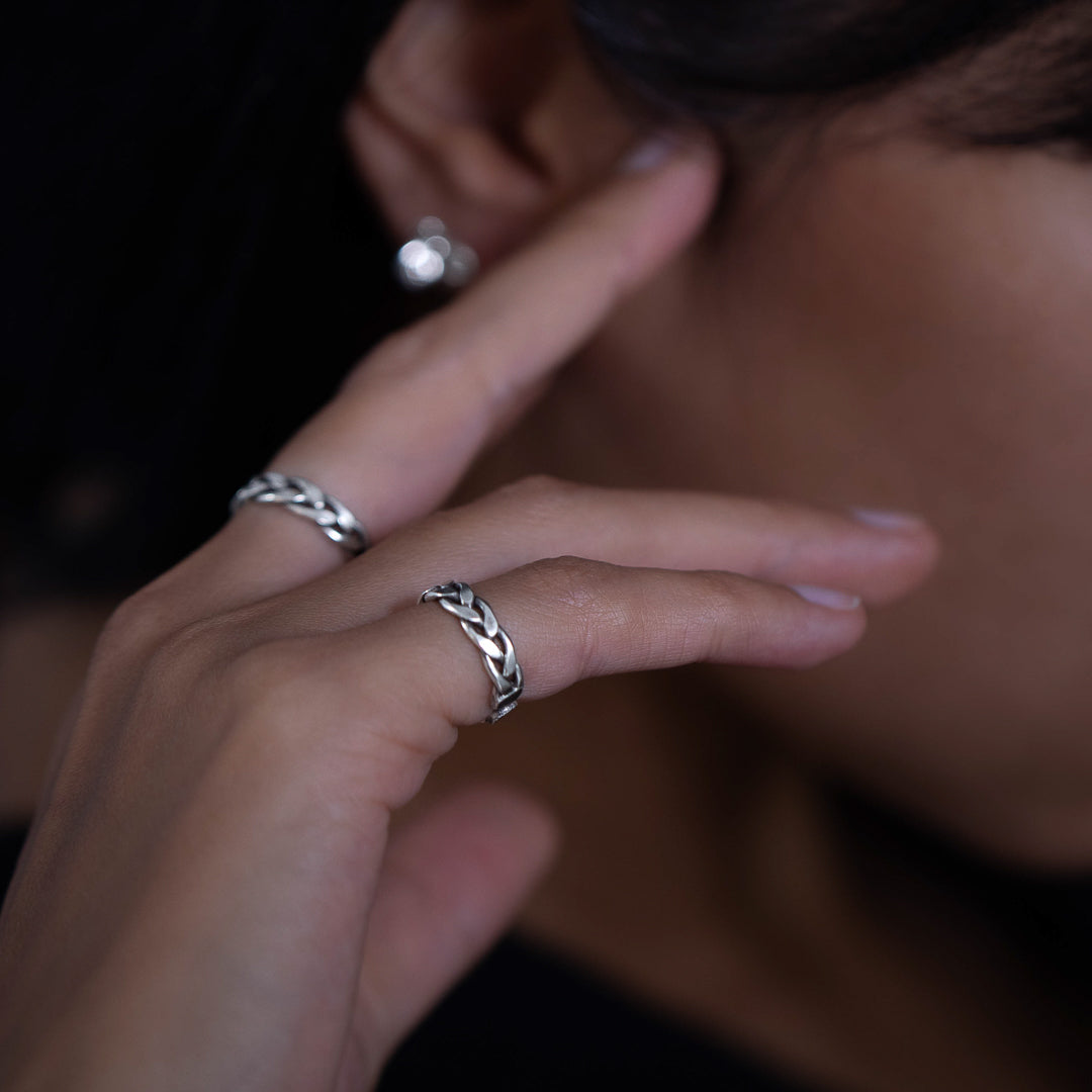 bague en argent massif ethnique N°02 - anneau tressé en argent massif patiné artisanal - Itsara Bijoux