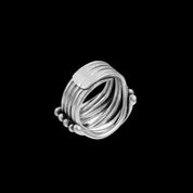 Bague artisanale en argent massif ethnique N°34 composée de 5 anneaux noués sur le dessus, design graphique argent patiné - bague ajustable - Itsara bijoux