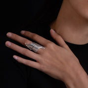 Grande bague artisanale en argent massif ethnique N°37 avec six fils épais d'argent et perles aux extrémités, bijou graphique et patiné - Itsara bijoux