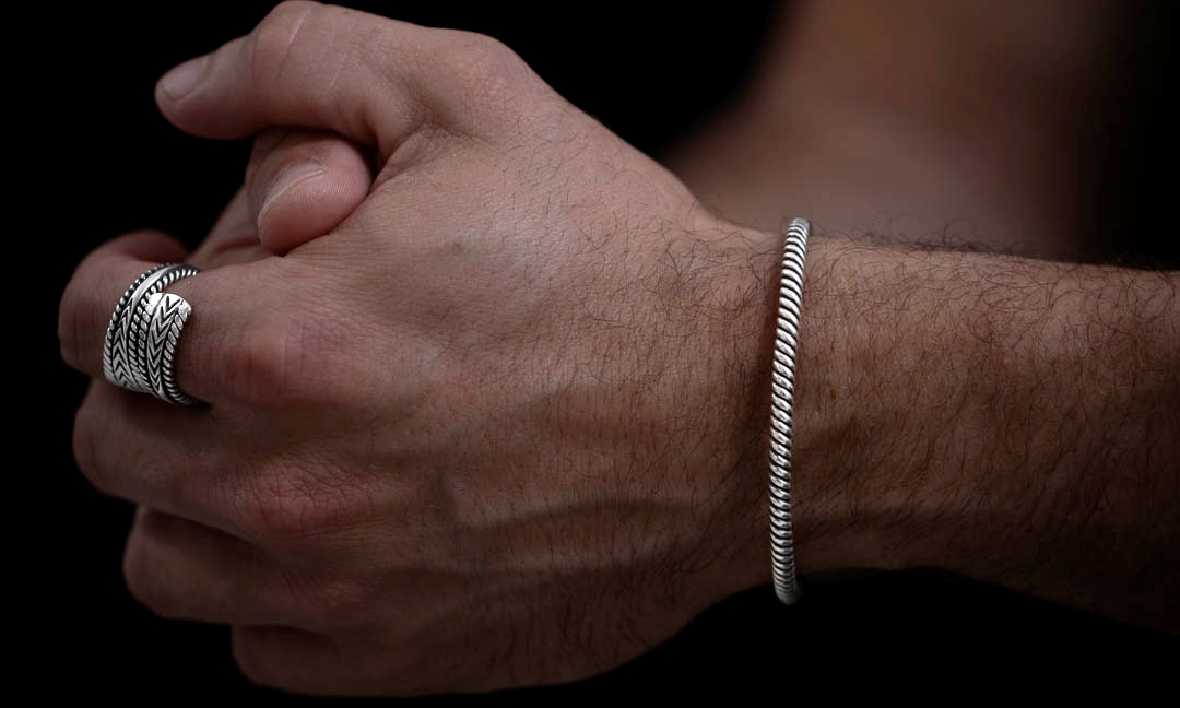 bague-homme-argent-ethnique-50-et_bracelet-argent-47-portes-quentin.png