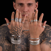 Bagues artisanales et bracelets en argent massif pour homme avec des motifs poinçonnés à la main, bijoux ethniques au design graphique captivant - Itsara bijoux