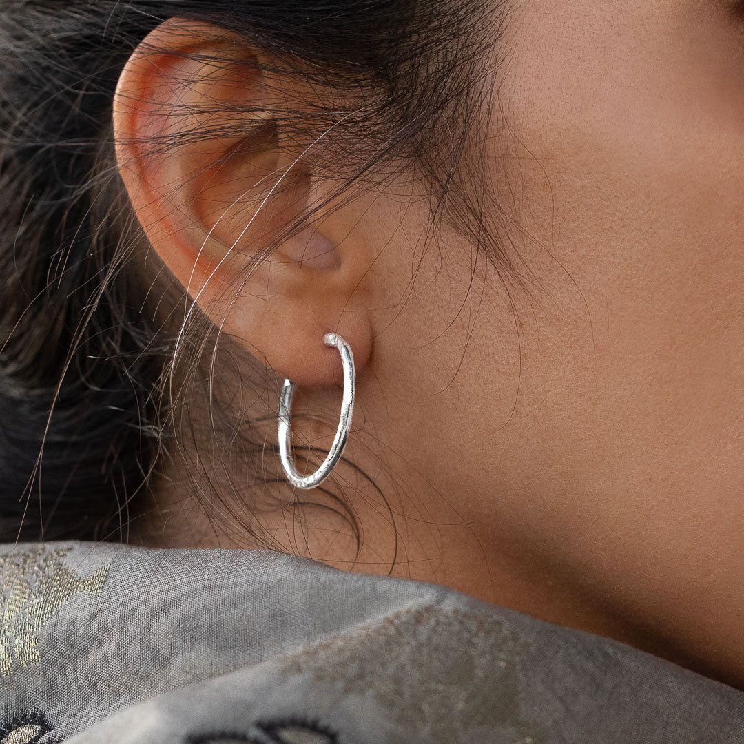 Boucles d'oreilles créoles contemporaines en argent massif N°14 - Itsara Bijoux