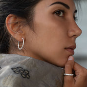 Boucles d'oreilles créoles contemporaines en argent massif N°14 - Itsara Bijoux