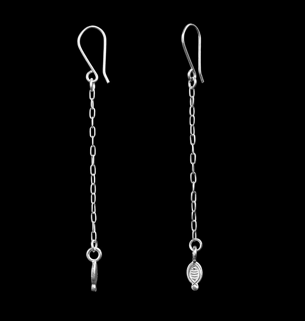Boucles d'oreilles chaines pendantes en argent massif avec pendants petits poissons en argent - Boucles poissons N°20 - Itsara