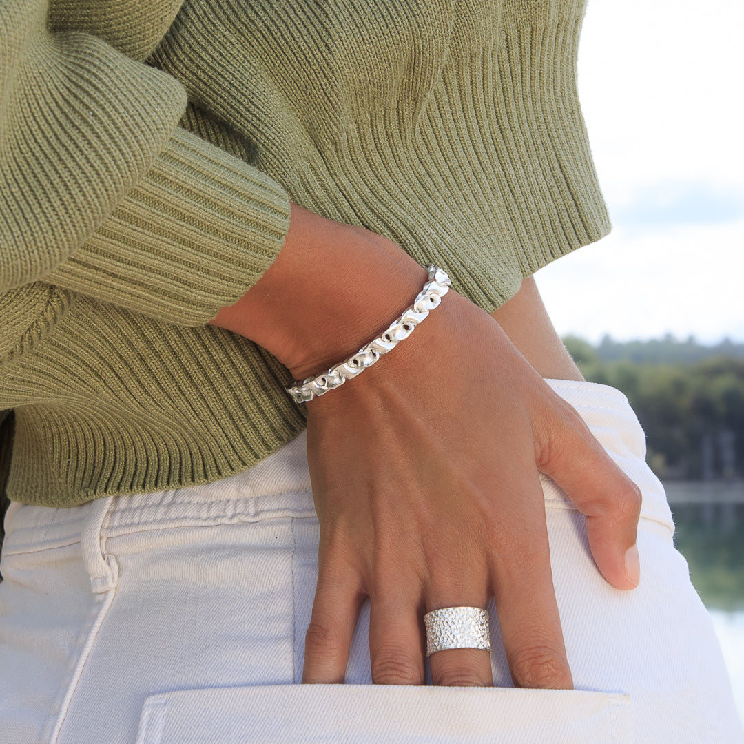 bracelet jonc en argent N°01, tissage épais de rubans en argent massif artisanal - Itsara Bijoux