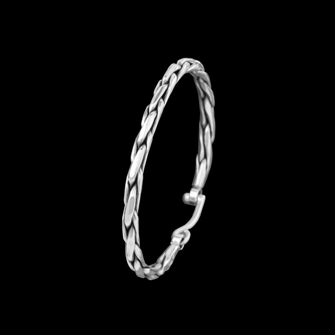 Bracelet N°12 en argent massif réalisé en tressage de fils épais d'argent pur et patiné fait entièrement à la main - Itsara Bijoux