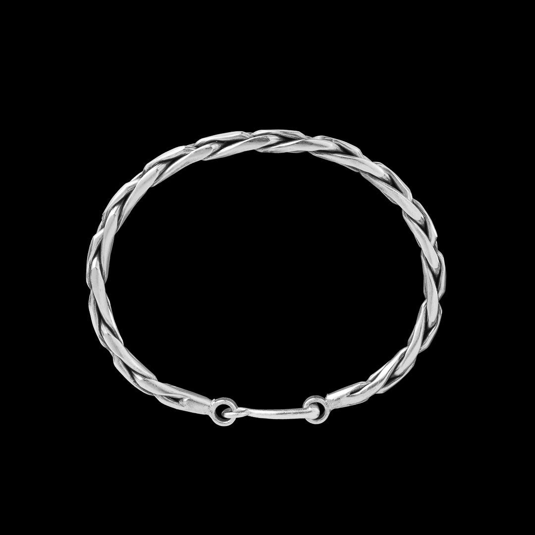 Bracelet N°12 en argent massif réalisé en tressage de fils épais d'argent pur et patiné fait entièrement à la main - Itsara Bijoux