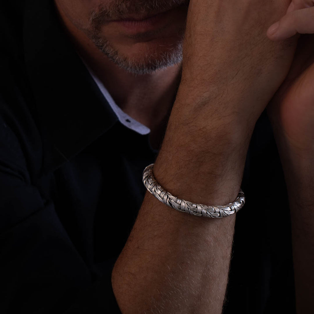 Bracelet homme N°49 en argent massif réalisé en tressage de nombreux fils d'argent pur et fabriqué entièrement à la main - Itsara bijoux