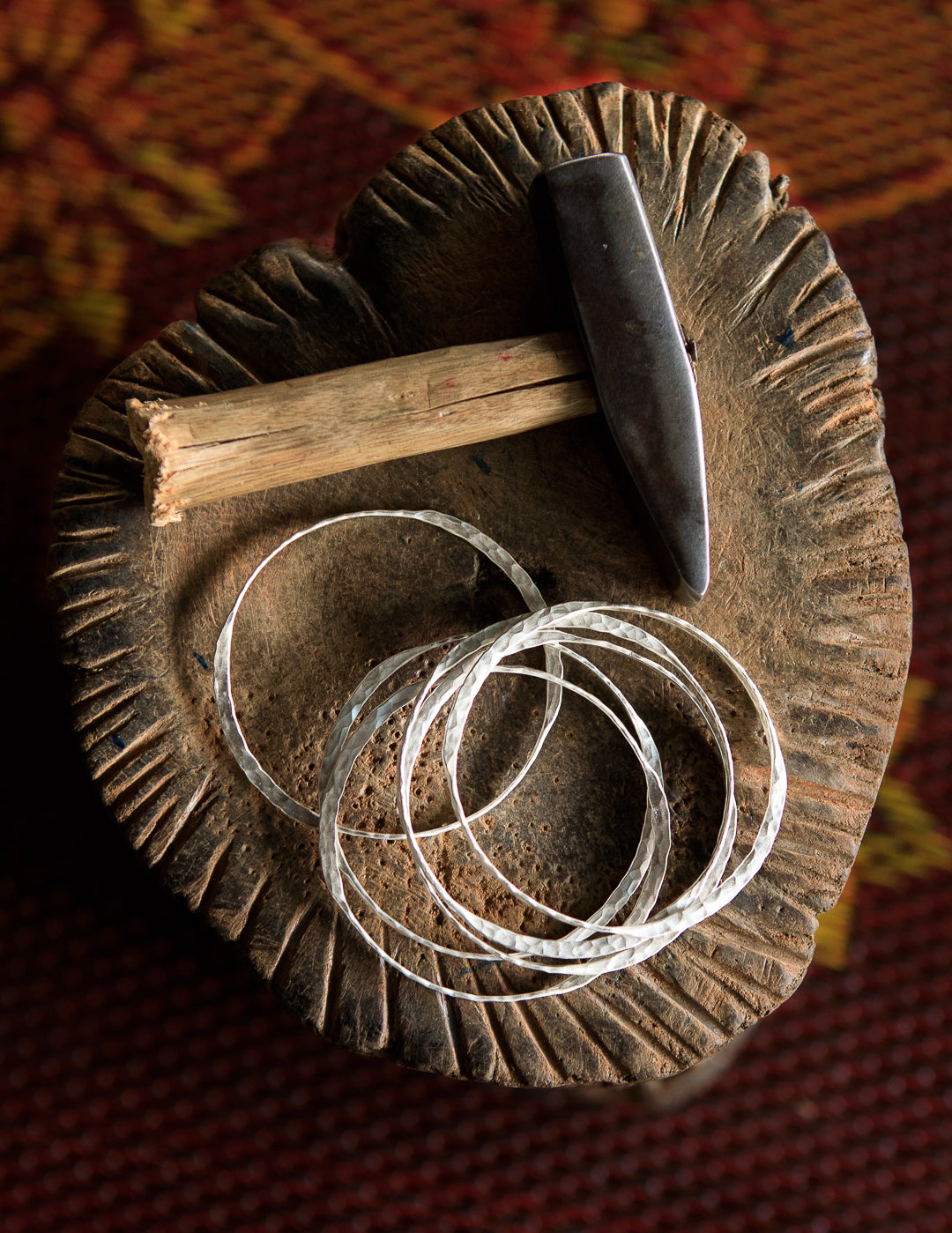 Fabrication du bracelet en argent n°36 Itsara par l'atelier Karen en Thaïlande