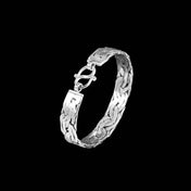 Vue de dos d'un bracelet N°04 en argent massif fabriqué à la main par des artisans - Itsara Bijoux