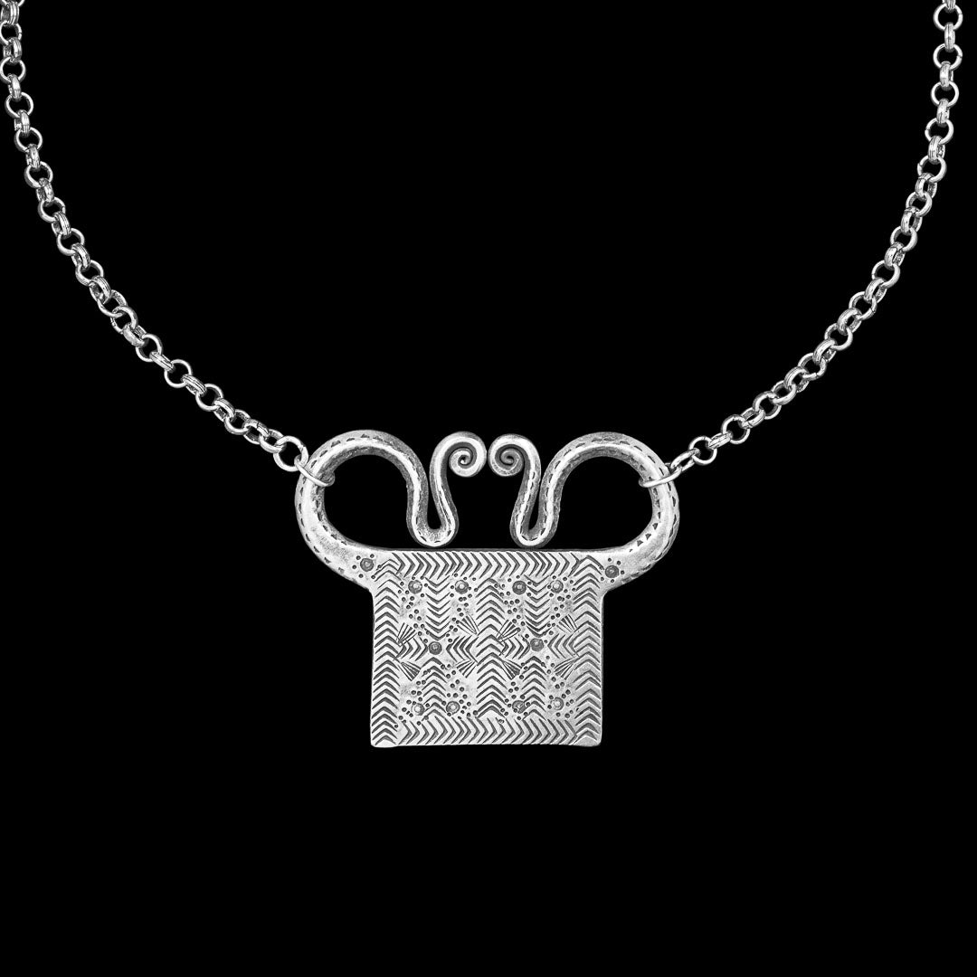 Collier ethnique en argent massif pendentif cadenas Hmong Miao N°08 - Itsara Bijoux