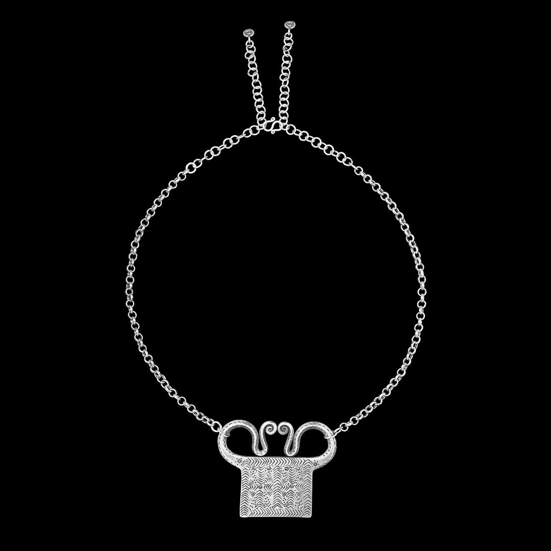 Collier ethnique en argent massif pendentif cadenas Hmong Miao N°08 - Itsara Bijoux