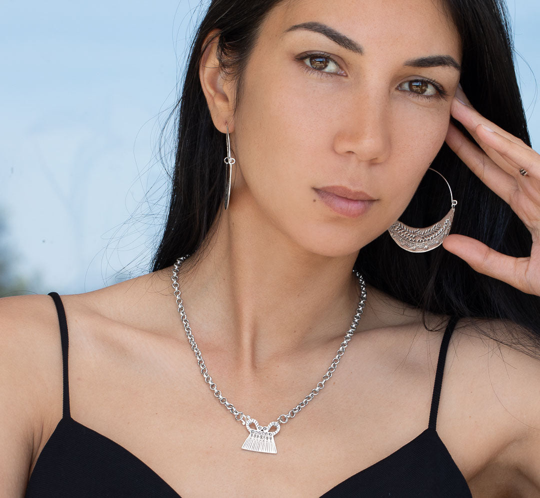 Collier ethnique artisanal en argent massif chaine et pendentif cadenas Hmong N°15 - Itsara Bijoux