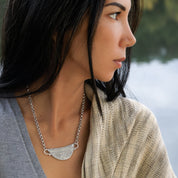 Collier ethnique - chaine en argent massif et pendentif ethnique cadenas hmong - fait main en argent massif patiné N°02 - Itsara Bijoux