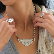 Collier ethnique - chaine en argent massif et pendentif ethnique cadenas hmong - fait main en argent massif patiné N°02 - Itsara Bijoux