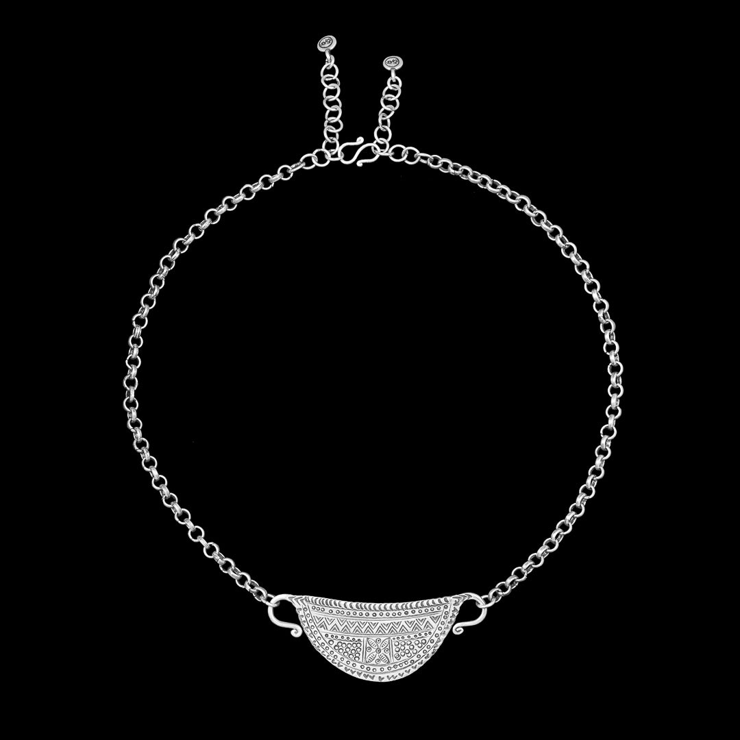 Collier ethnique - chaine en argent massif et pendentif ethnique cadenas hmong - fait main en argent massif patiné N°02 - Itsara Bijoux
