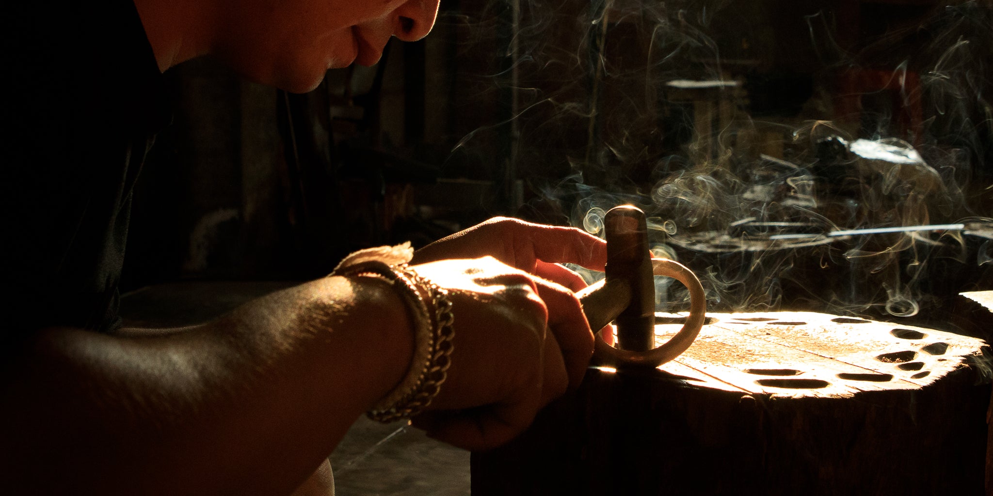fabrication artisanale des bijoux en argent massif itsara
