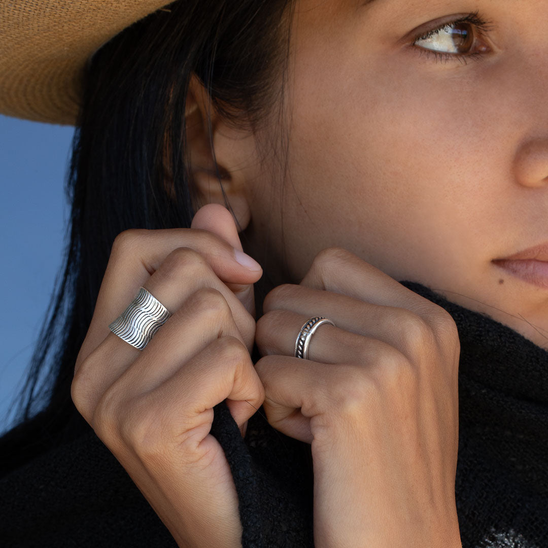 Bague en argent massif ethnique °32 -bague artisanale large motifs graphiques patinée - Itsara Bijoux