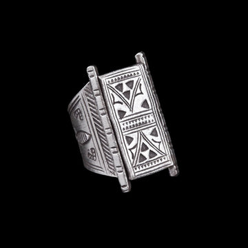 Bague artisanale en argent massif N°05 avec gravures ethniques géométriques, bijou traditionnel pour femme - Itsara bijoux