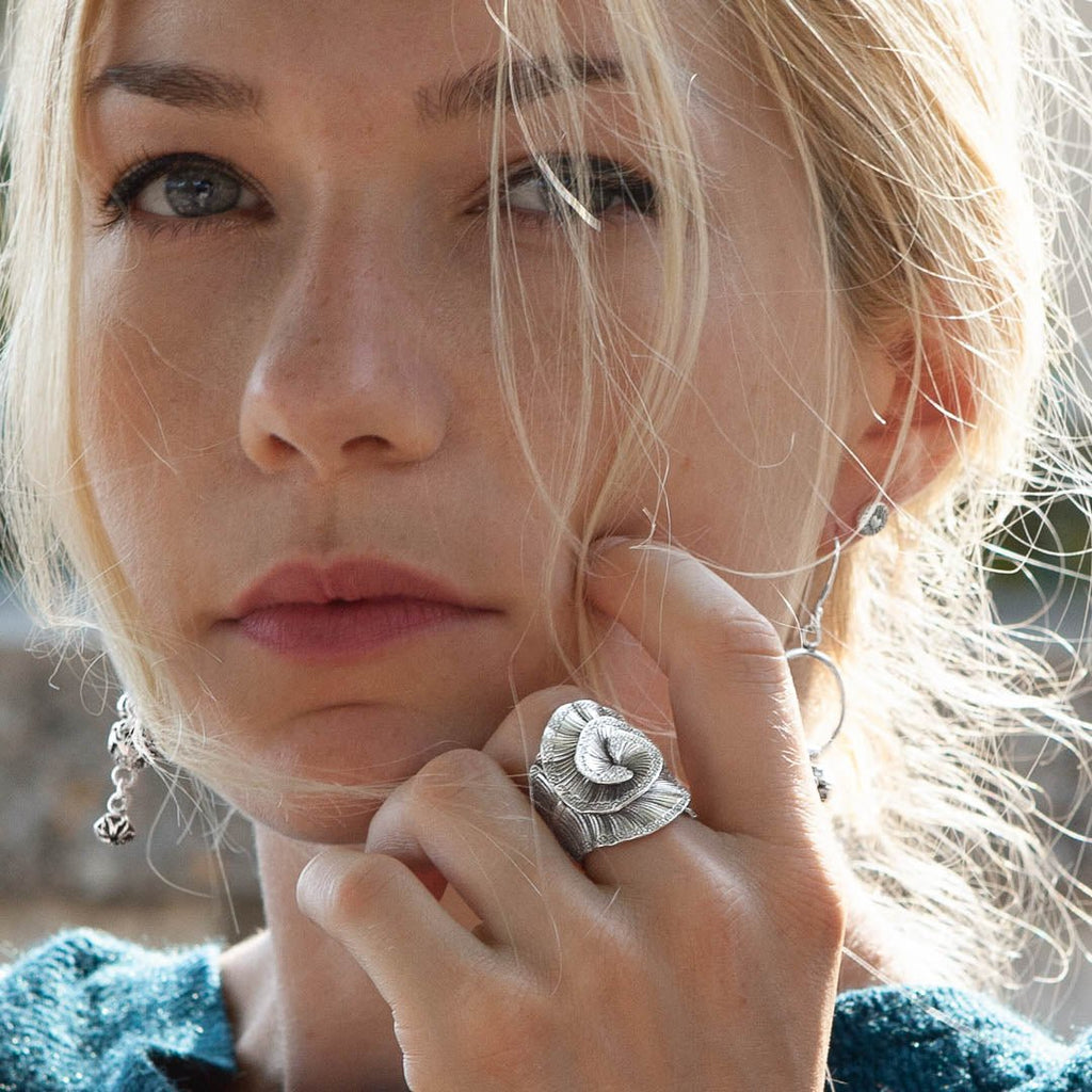 Bague en argent Fleur N°20 faite entièrement à la main par des artisans pour femme - Itsara bijoux