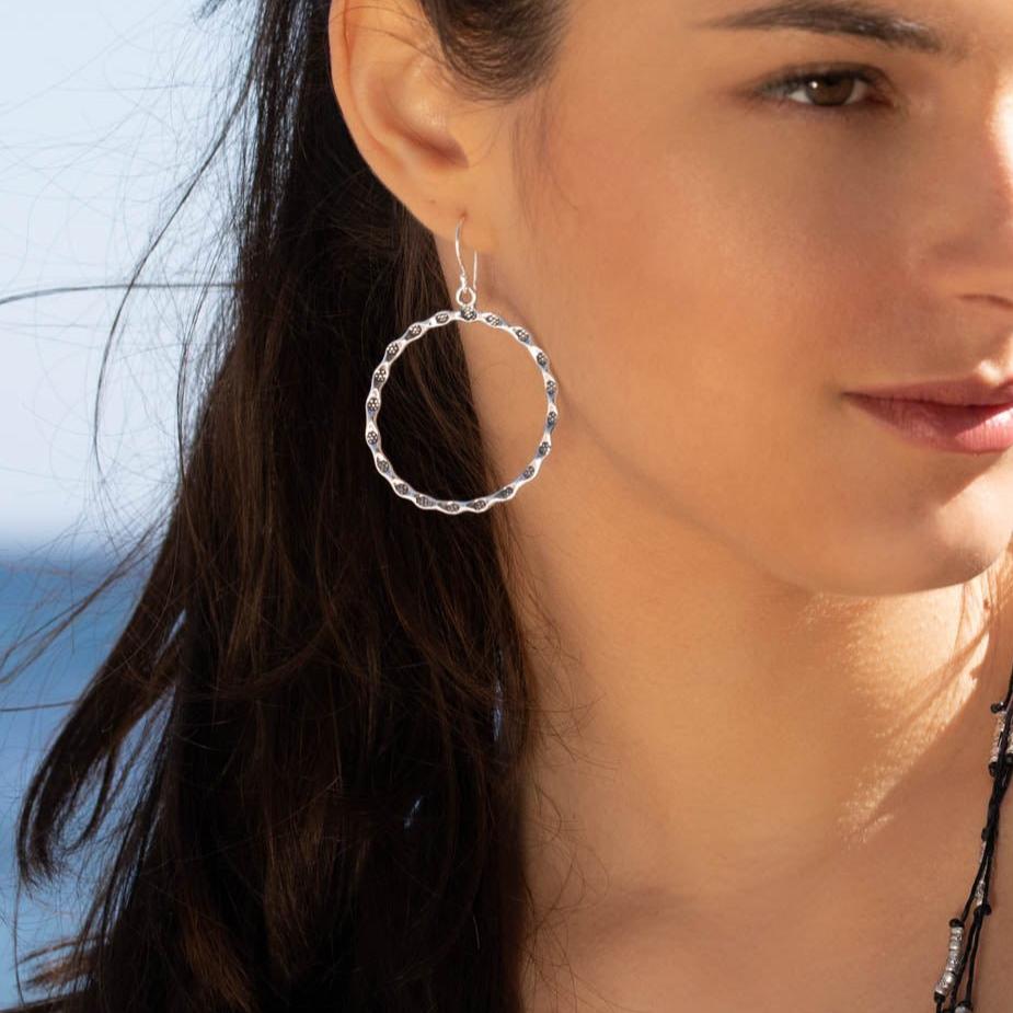 Boucles d'oreilles en argent massif ethnique style créole fabriqué à la main pour femme 