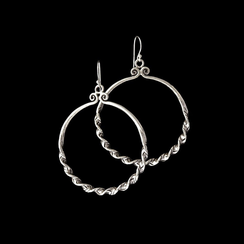 Boucles d'oreilles en argent Ethniques N°91 fabriquées entièrement à la main par les artisans de la tribu karen, pour femme - Itsara Bijoux