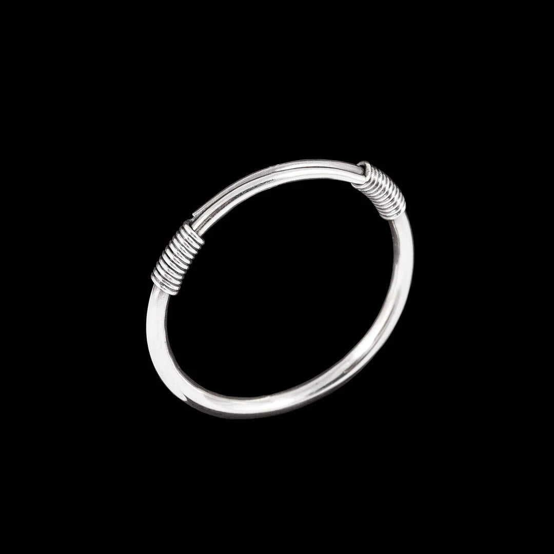 Bracelet N°89 en argent massif, bracelet anneau en argent massif, bijou traditionnel des ethnies du triangle d'or, bangle pour femme réalisé à la main - Itsara Bijoux