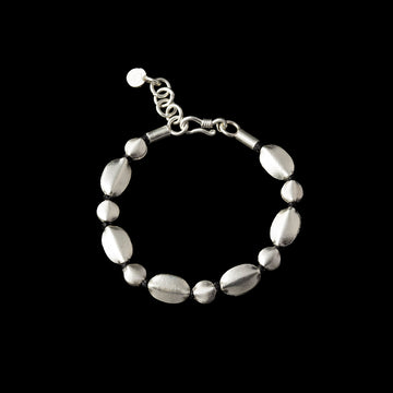 Bracelet artisanal souple N°44 en coton ciré avec perles rondes et ovales en argent massif  - Itsara Bijoux